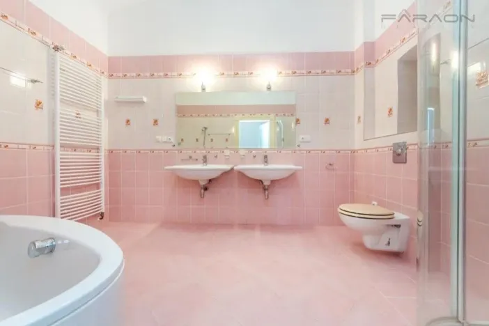 Prodej bytu 4+1, Praha - Smíchov, Na Plzeňce, 150 m2