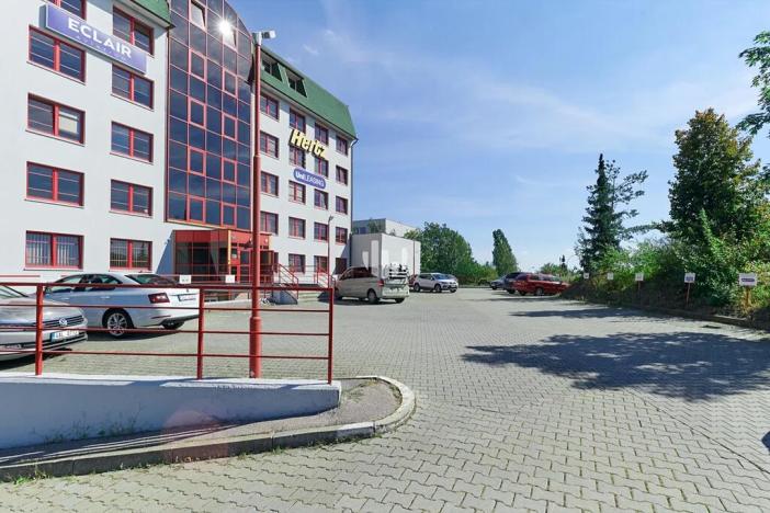 Pronájem kanceláře, Praha - Ruzyně, Dědinská, 162 m2