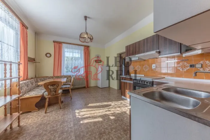 Prodej rodinného domu, Rovensko pod Troskami, Růžová, 250 m2