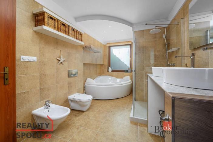 Prodej rodinného domu, Železný Brod, 218 m2