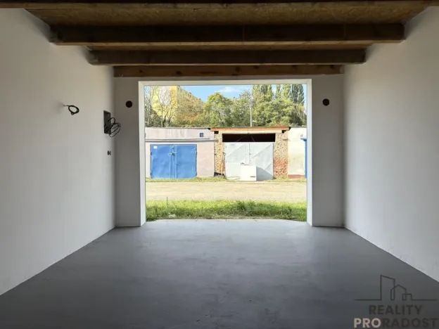 Pronájem garáže, Hodonín, 22 m2