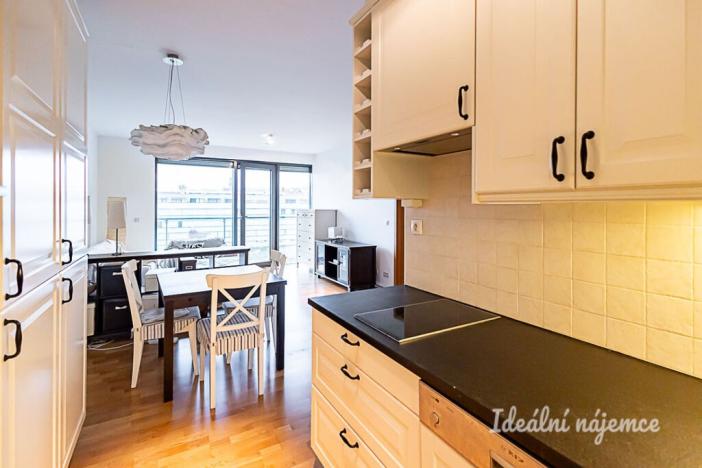 Pronájem bytu 2+kk, Praha - Karlín, Křižíkova, 55 m2