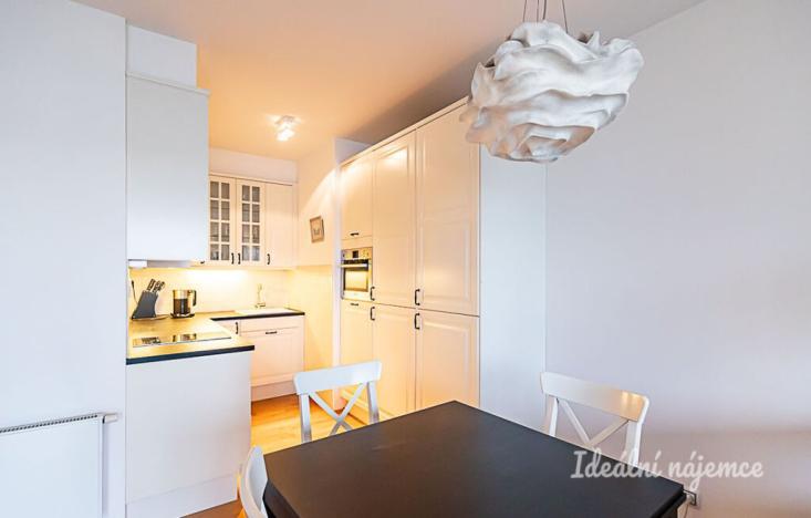 Pronájem bytu 2+kk, Praha - Karlín, Křižíkova, 55 m2