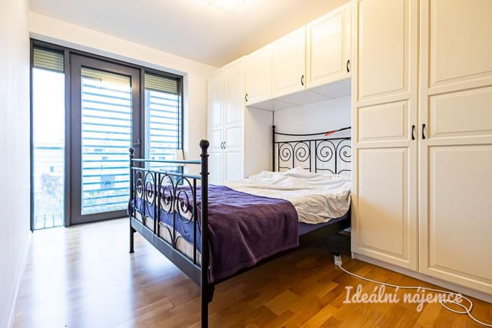 Pronájem bytu 2+kk, Praha - Karlín, Křižíkova, 55 m2