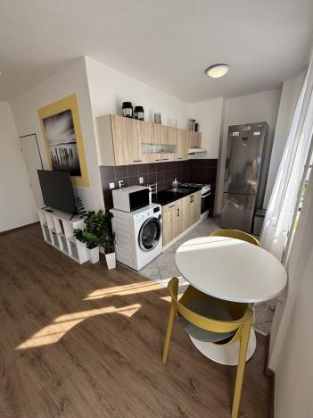 Pronájem bytu 2+kk, Pardubice, Svobody, 44 m2