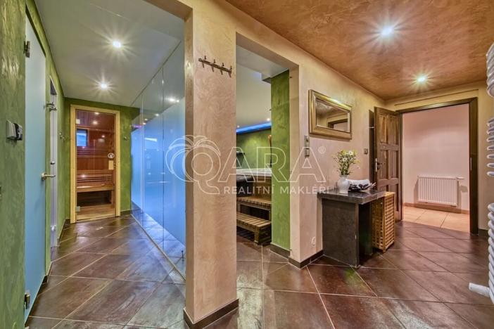 Prodej rodinného domu, Vrchlabí, 429 m2