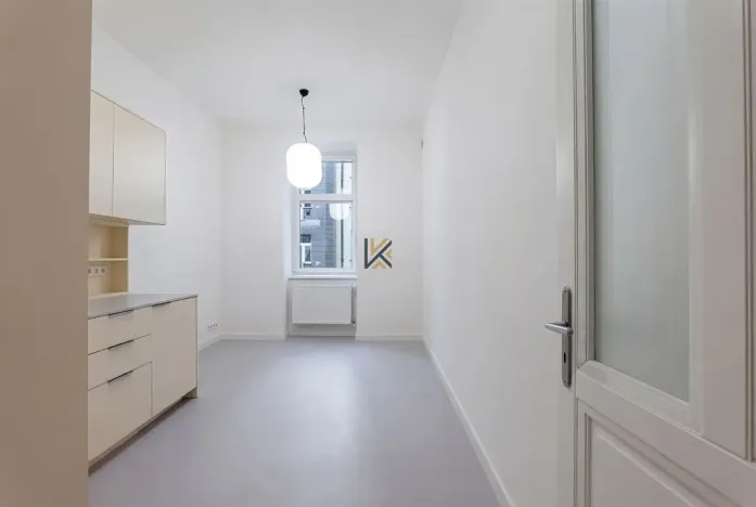 Pronájem kanceláře, Praha - Smíchov, Janáčkovo nábřeží, 100 m2