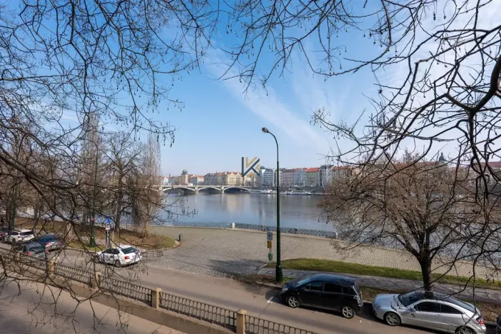 Pronájem kanceláře, Praha - Smíchov, Janáčkovo nábřeží, 100 m2