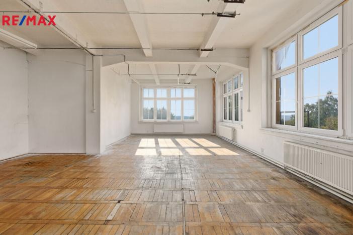 Prodej výrobních prostor, Aš, Tyršova, 4044 m2