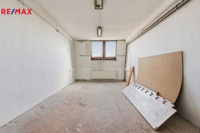 Prodej výrobních prostor, Aš, Tyršova, 4044 m2