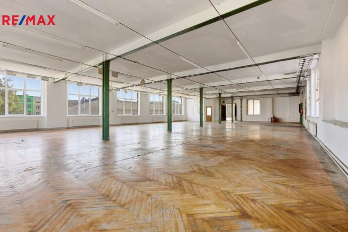 Prodej výrobních prostor, Aš, Tyršova, 4044 m2