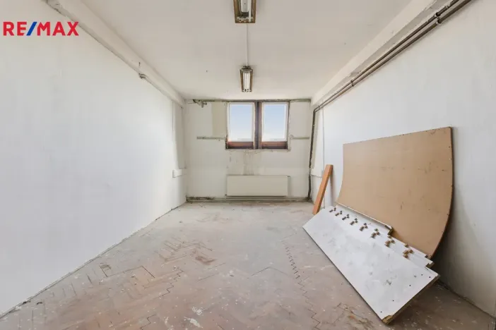 Prodej výrobních prostor, Aš, Tyršova, 4434 m2