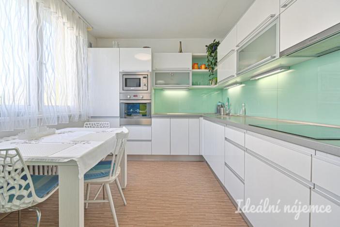 Pronájem bytu 3+1, Rousínov, V Sídlišti, 78 m2