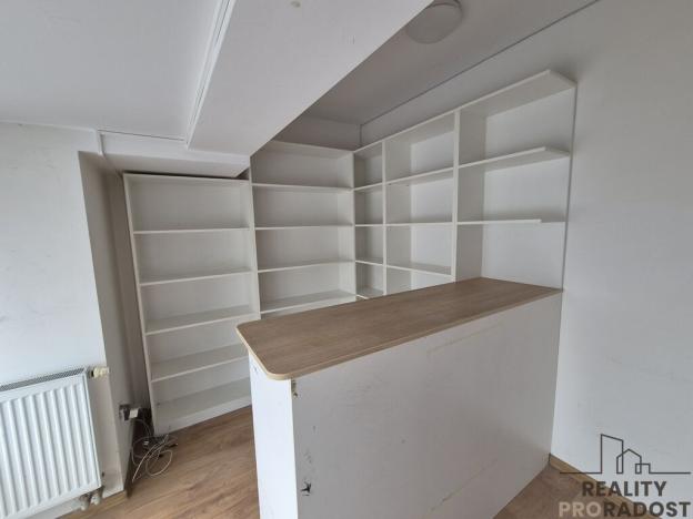 Pronájem obchodního prostoru, Třinec, 1. máje, 18 m2