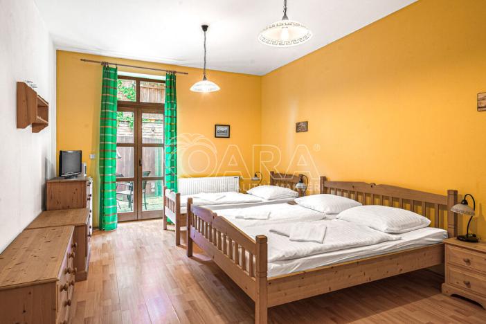 Prodej ubytování, Hlohovec, Na kopci, 1450 m2