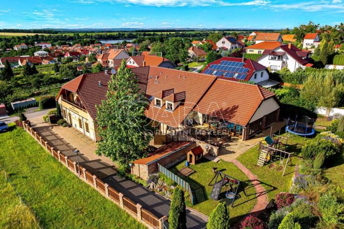 Prodej ubytování, Hlohovec, Na kopci, 1450 m2