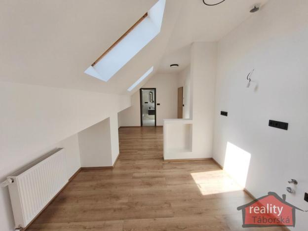 Prodej bytu 2+kk, Nupaky, Nupacká, 35 m2