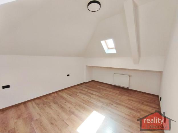 Prodej bytu 2+kk, Nupaky, Nupacká, 60 m2