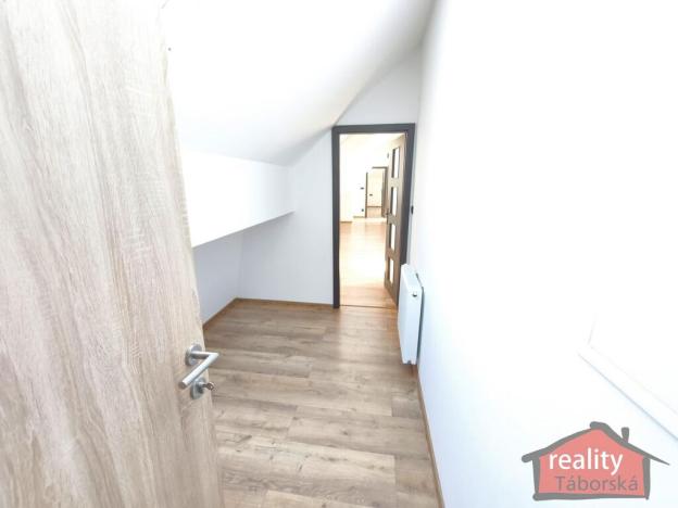 Prodej bytu 2+kk, Nupaky, Nupacká, 60 m2