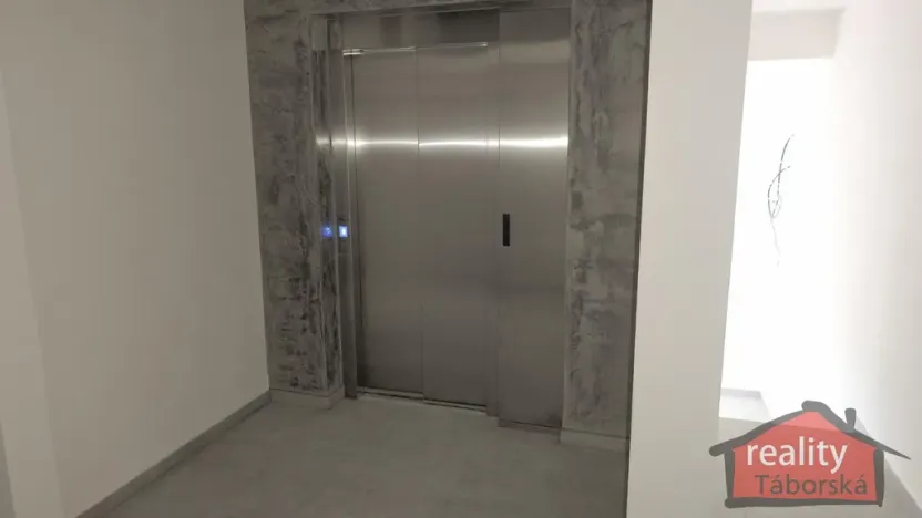 Prodej bytu 2+kk, Nupaky, Nupacká, 60 m2