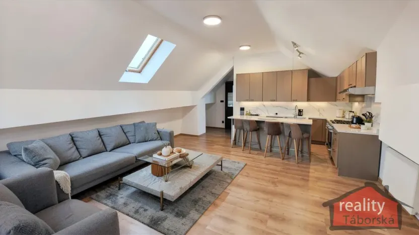 Prodej bytu 2+kk, Nupaky, Nupacká, 60 m2