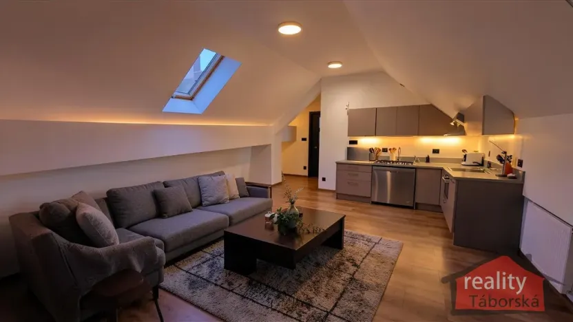 Prodej bytu 2+kk, Nupaky, Nupacká, 60 m2