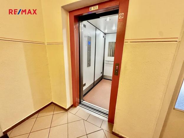 Prodej bytu 2+kk, Praha - Modřany, Pejevové, 46 m2