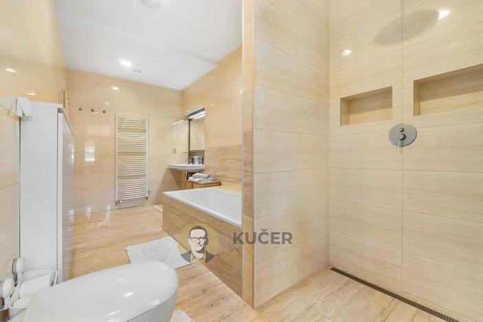 Prodej rodinného domu, Lichnov, 672 m2