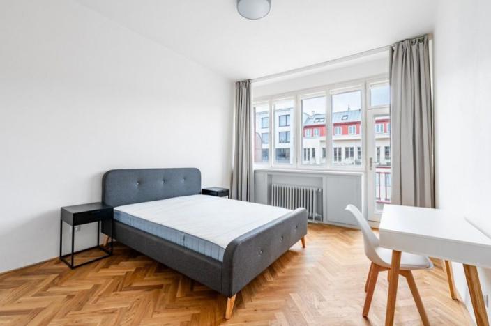 Pronájem bytu 2+kk, Praha - Karlín, Sokolovská, 69 m2