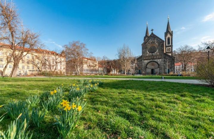 Pronájem bytu 2+kk, Praha - Karlín, Sokolovská, 69 m2