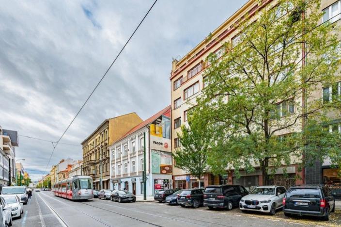 Pronájem bytu 2+kk, Praha - Karlín, Sokolovská, 69 m2