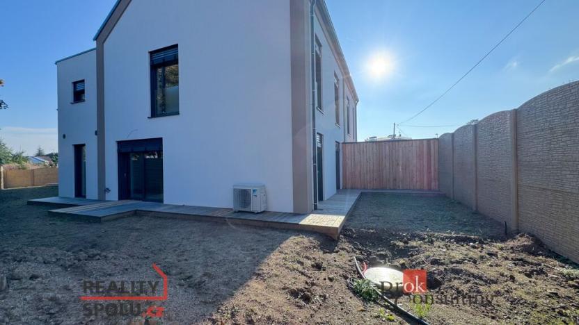 Prodej bytu 4+1, Praha - Pitkovice, K dálnici, 155 m2