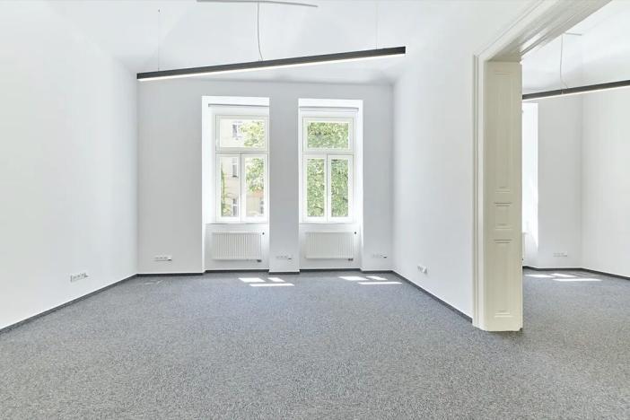 Pronájem kanceláře, Praha, 700 m2