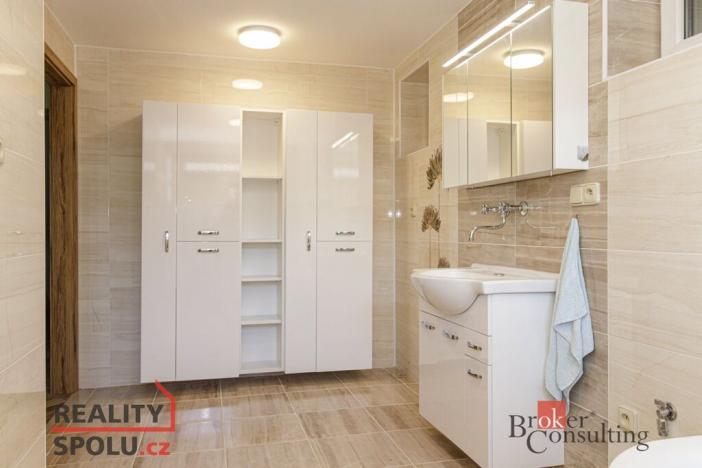 Prodej rodinného domu, Holasovice - Loděnice, 252 m2