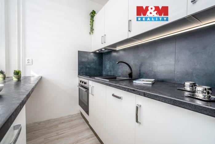 Prodej bytu 1+kk, Hradec Králové - Slezské Předměstí, Třebechovická, 35 m2