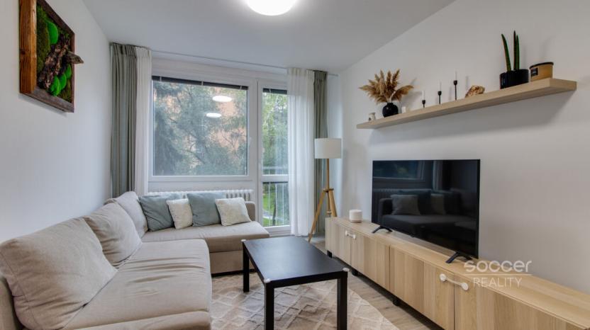 Pronájem bytu 2+kk, Praha - Kobylisy, Hrubého, 43 m2