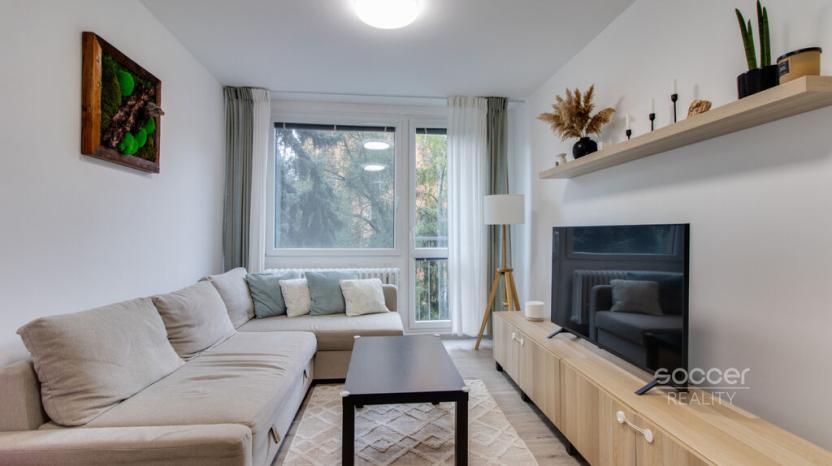 Pronájem bytu 2+kk, Praha - Kobylisy, Hrubého, 43 m2