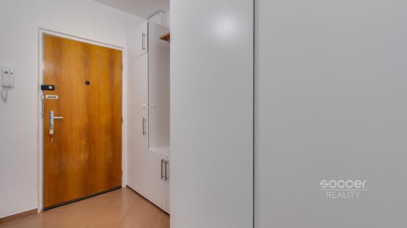 Pronájem bytu 2+kk, Praha - Kobylisy, Hrubého, 43 m2