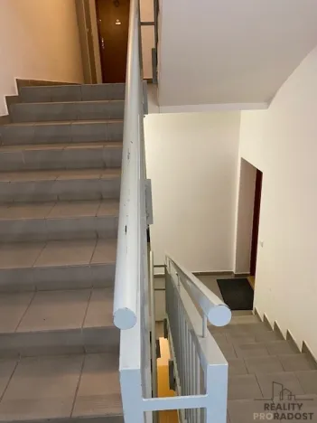 Pronájem garážového stání, Olomouc, Mošnerova, 16 m2