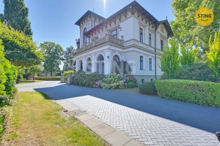 Prodej vily, Luže - Radim, 700 m2