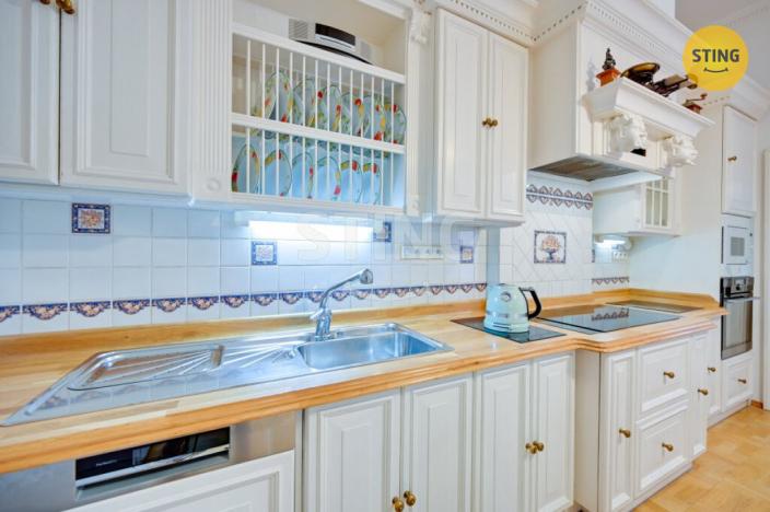 Prodej vily, Luže - Radim, 700 m2