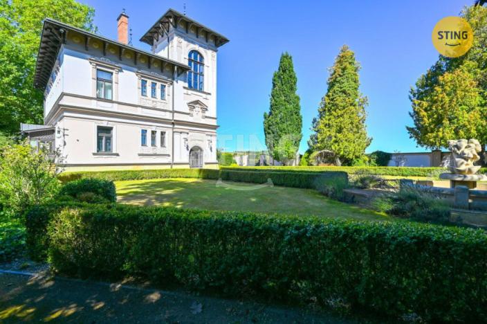 Prodej vily, Luže - Radim, 700 m2