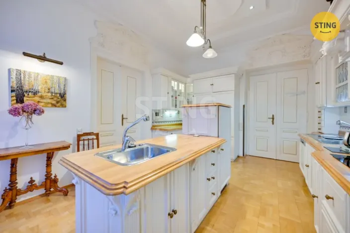 Prodej vily, Luže - Radim, 700 m2