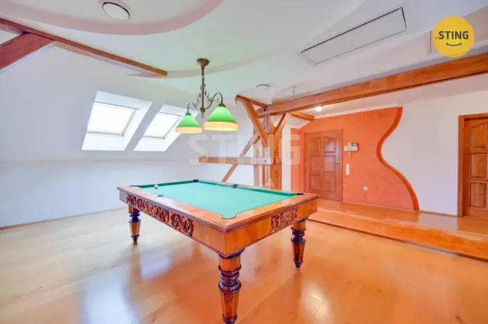 Prodej vily, Luže - Radim, 700 m2