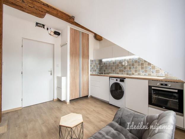 Pronájem bytu 1+kk, Praha - Košíře, Holečkova, 19 m2