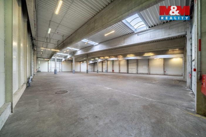 Pronájem výrobních prostor, Volduchy, 1866 m2