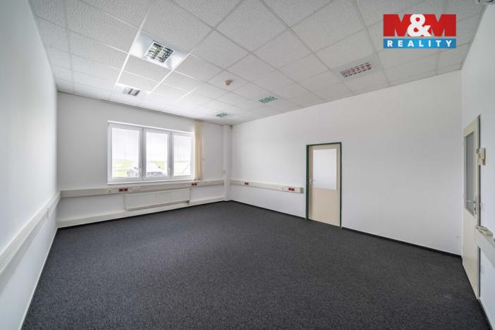 Pronájem výrobních prostor, Volduchy, 1866 m2