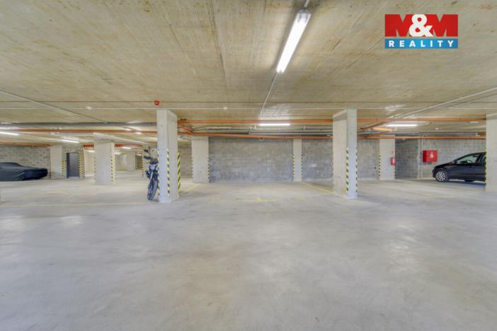 Pronájem garážového stání, Plzeň - Skvrňany, Františka Kováříka, 12 m2