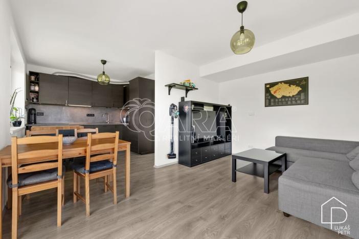 Prodej bytu 2+kk, Jince, Zborovská, 50 m2