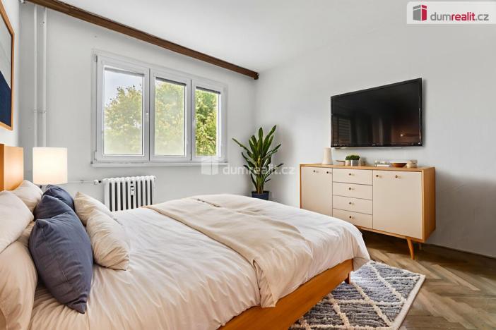 Prodej bytu 3+1, Ostrov, Kollárova, 70 m2